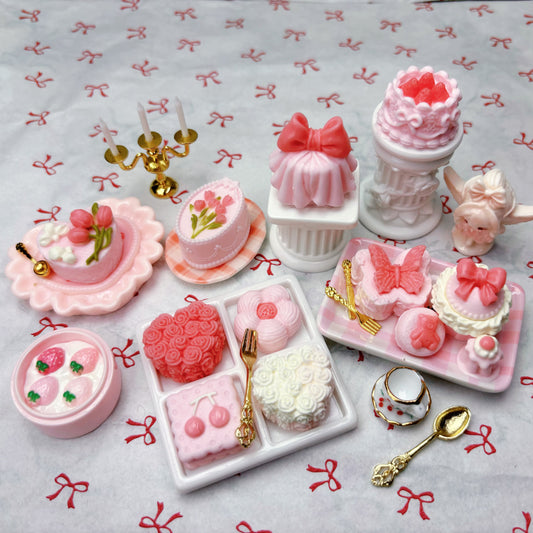 7 pcs mini squishy sticky stress relief toys &amp; plates set with cute styles and soft texture